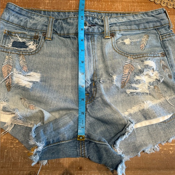 American Eagle Distressed Hi Rise Festival Jean Short 🪶 - Picture 10 of 11